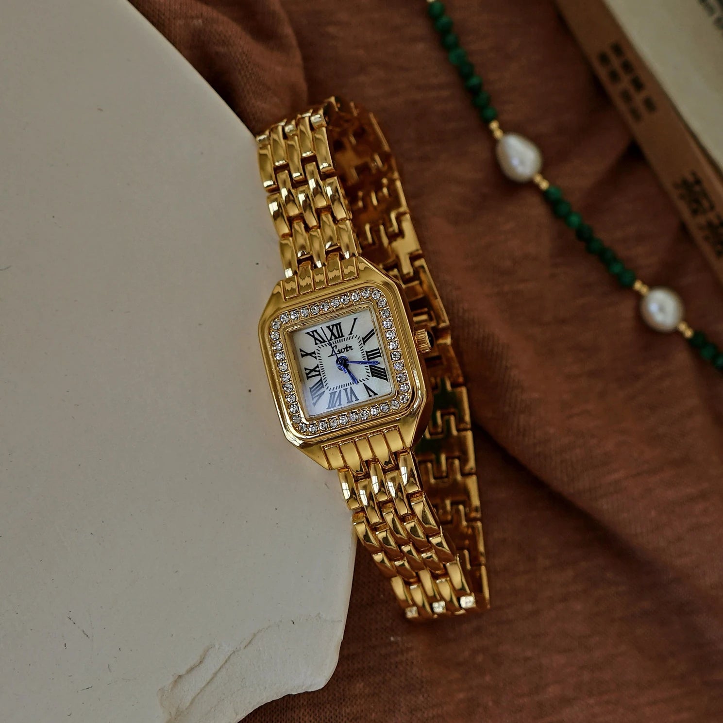 Women's Waterproof Watch With Inlaid Rhinestone
